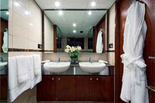 Motor yacht CALLISTA -   Guest Bathroom 2